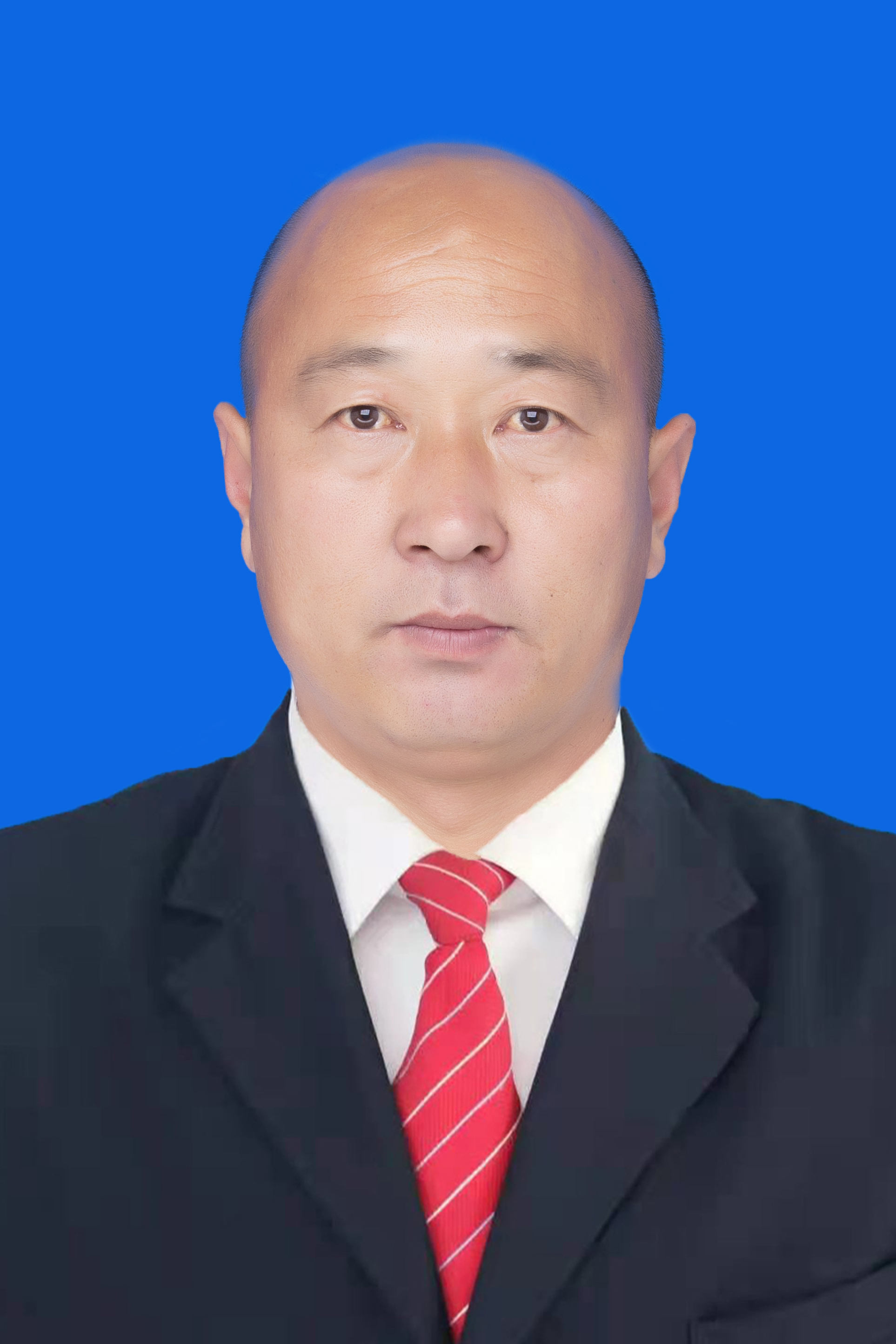 杨忠智证件照.jpg